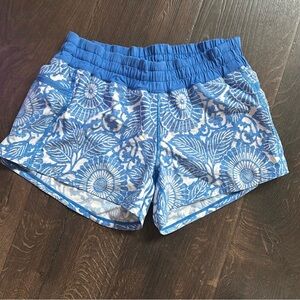 (((Sold)))Lululemon shorts size 8!